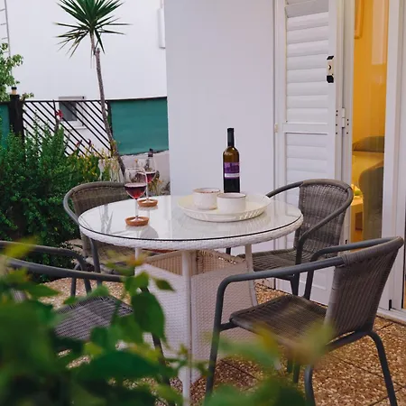 Soleil - Charming 2br House With Garden At - Konnos Area Holiday home *