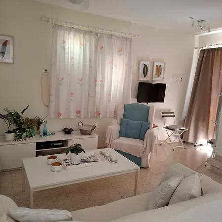 Soleil - Charming 2br House With Garden At - Konnos Area Holiday home *