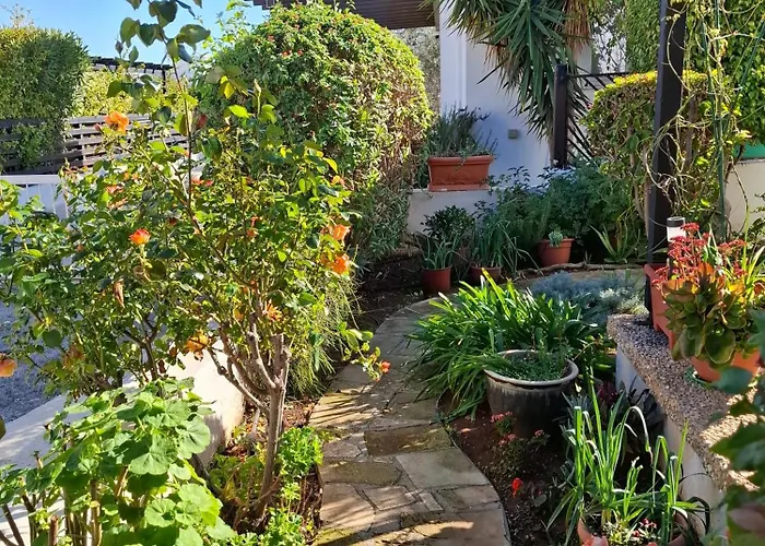 Semesterbostad Soleil - Charming 2br House With Garden At - Konnos Area *