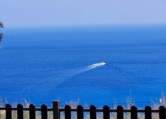 Semesterbostad Soleil - Charming 2br House With Garden At - Konnos Area *